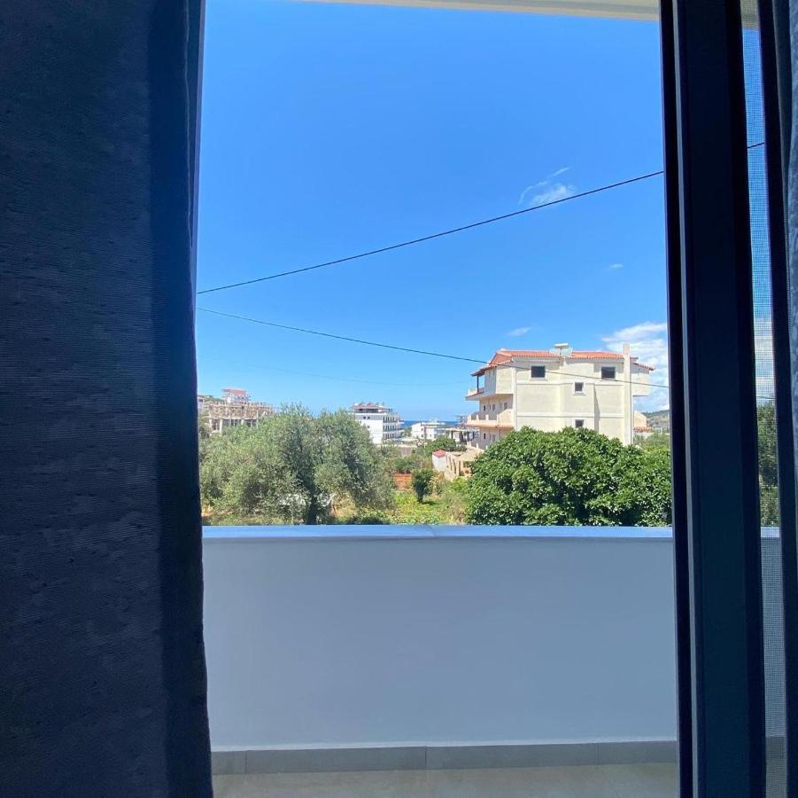 Violeta Yellow 1 Bedroom